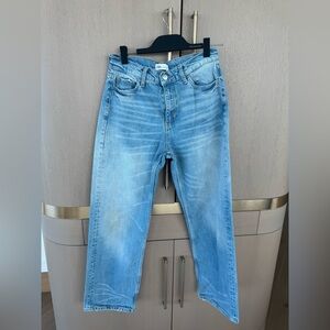 Blue jeans that stretch with amazing shaping. Size 4 
Great condition